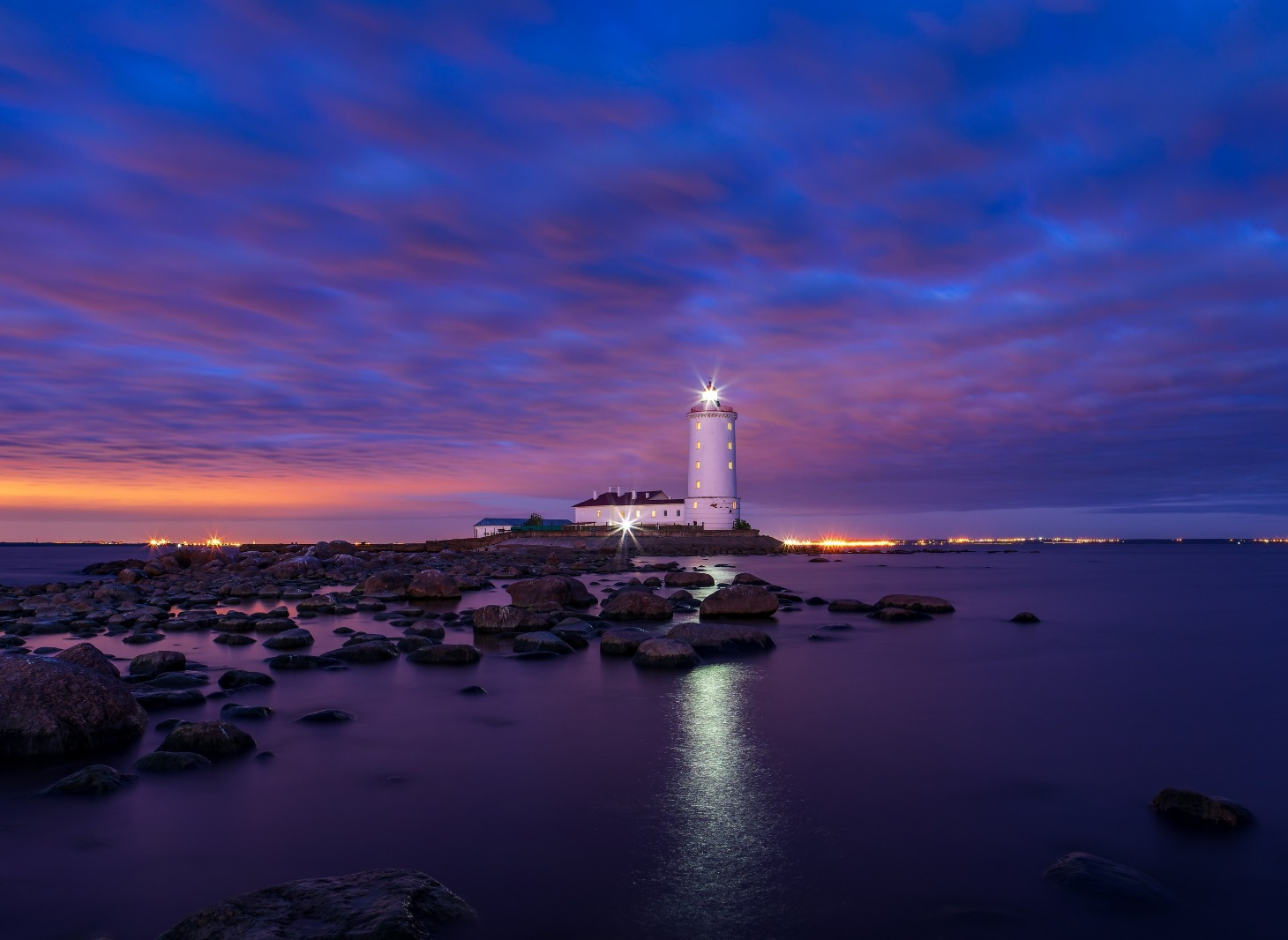 Фотовыставка «Световые маяки Северных морей»