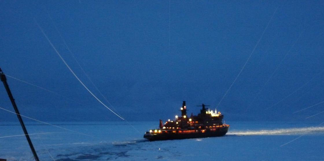 Арктика сегодня: ледокол, газовоз и КЭФ