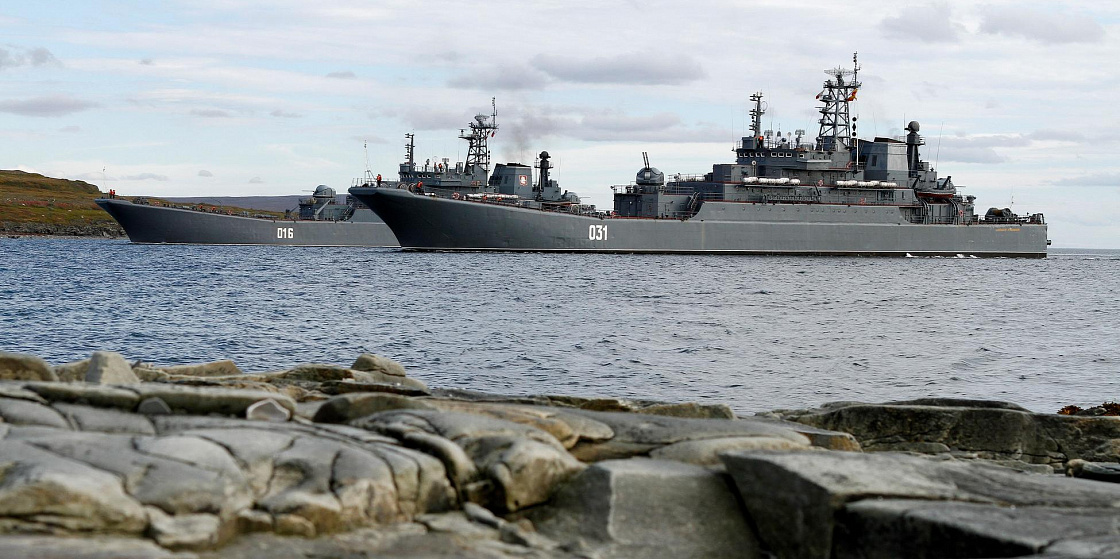 Арктика сегодня. Иностранные военные суда смогут проходить по Севморпути по особому разрешению