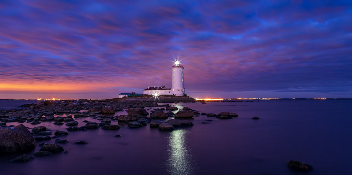  Фотовыставка «Световые маяки Северных морей»